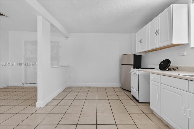 Building Photo - 14726 SW 82nd Terrace