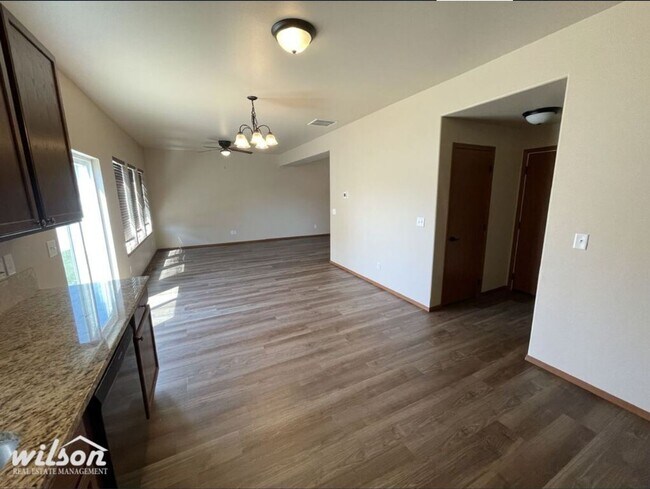 Building Photo - 2902 Willow St