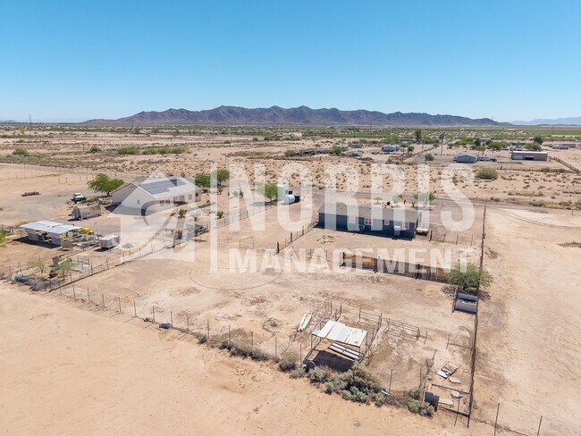 Building Photo - 9960 S Niehaus Rd