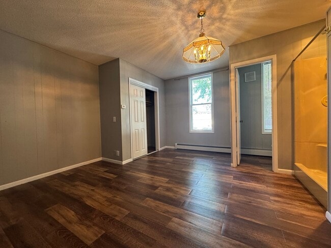 Building Photo - 349 6th Ave S