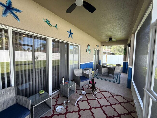 Building Photo - "Spacious 3-Bedroom Retreat with Bonus roo...