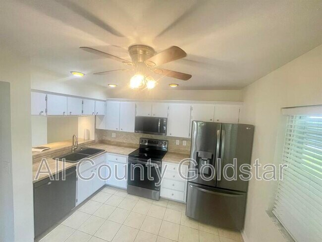 Building Photo - 437 Wexford Cir