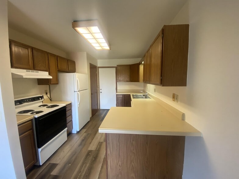 Building Photo - 903 Clarmar Dr