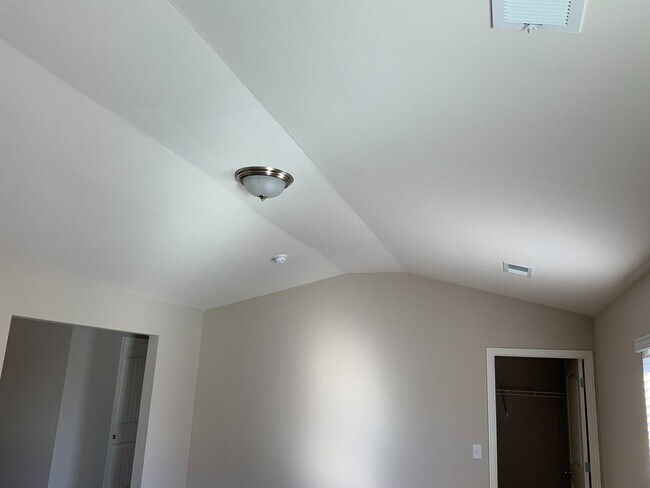 Building Photo - Chelsea Reserve  4 BR / 2.5 Ba / 2 family Room / 2 stories