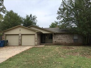 Building Photo - 1013 Mercury Cir