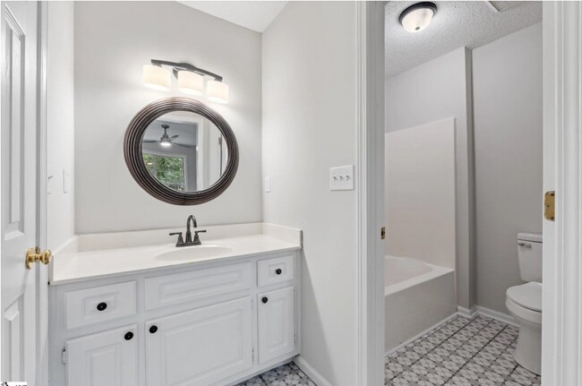 Building Photo - Charming 4/3 Home Downtown Greenville!