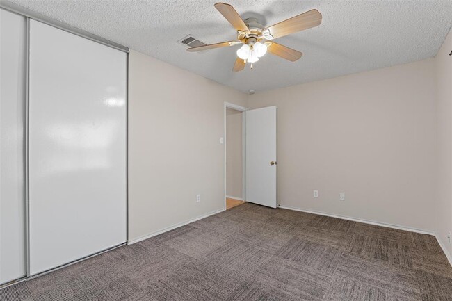 Building Photo - 1353 Lakeside Loop