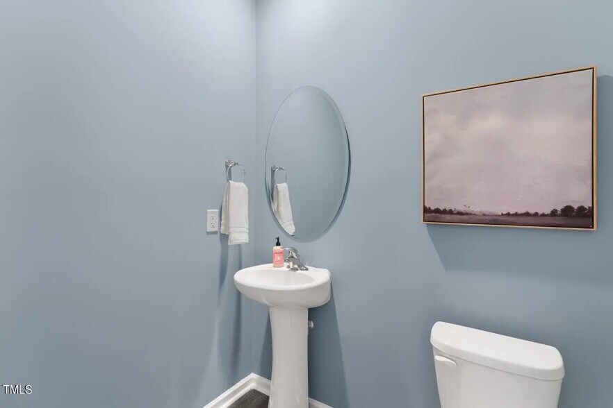 Building Photo - Room in House on Tucana St