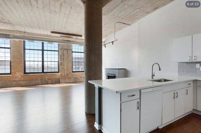 Building Photo - Incredible 2 Bedroom 2 Bath West Loop, Chicago Penthouse Condo for Lease