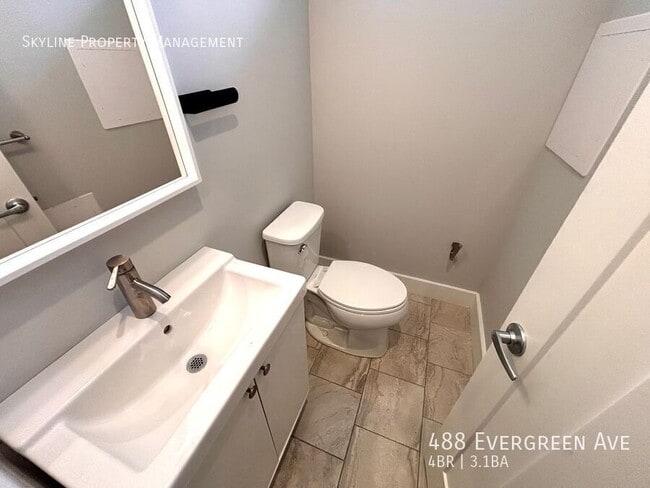 Building Photo - 488 Evergreen Ave