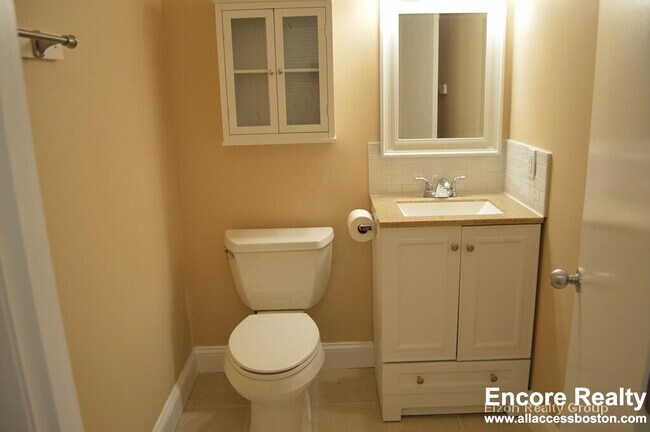 Building Photo - 276 Chestnut Hill Ave