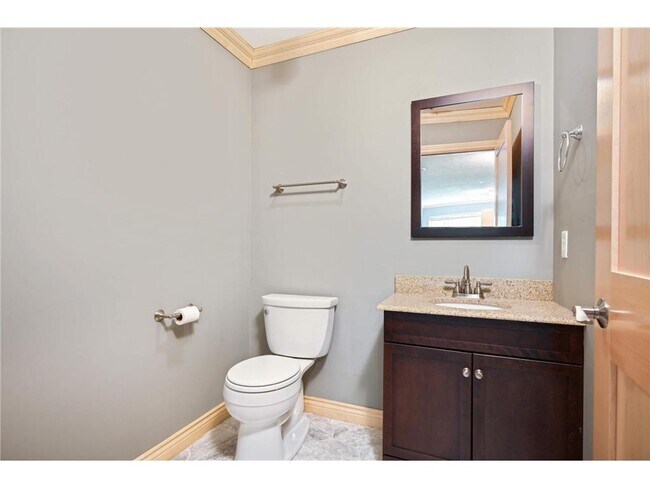 Building Photo - 4820 Underwood Ln N