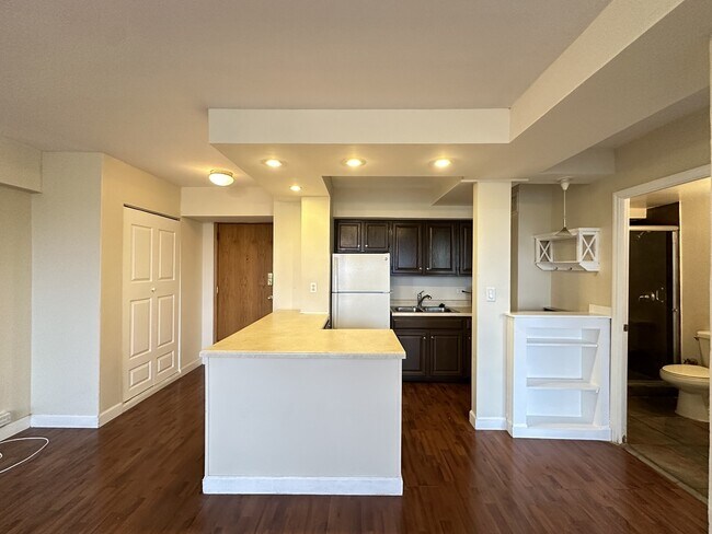 Building Photo - 4180 N Marine Dr