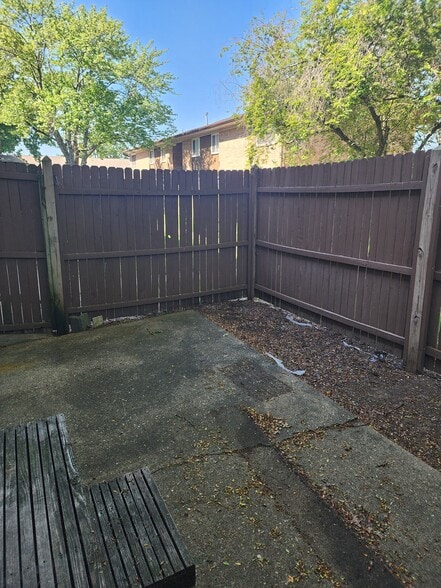 Building Photo - 487 Catalina Dr