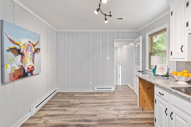 Building Photo - 10511 Lunswood Rd