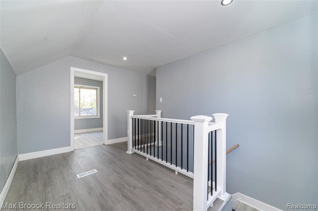 Building Photo - 9327 Schaefer Hwy