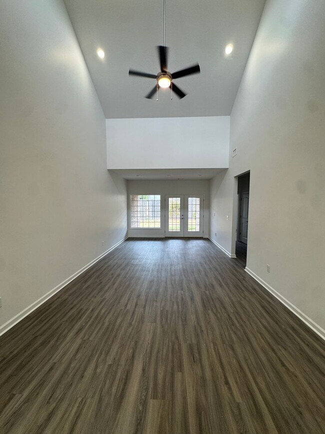 Building Photo - 3017 Olivia Ct