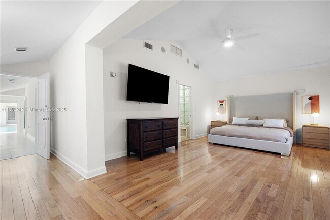 Building Photo - 5810 Maggiore St