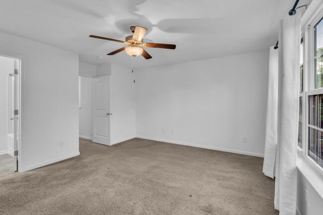 Building Photo - Awesome Goodlettsville Townhome in Conveni...