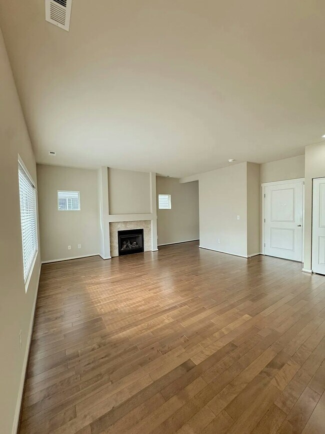 Building Photo - 1752 42nd St NE