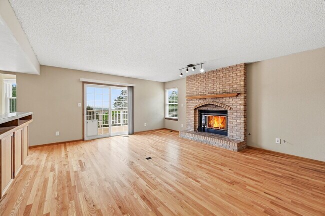 Building Photo - $2,845.95- 4-Bed /3-Bath Gem with Finished Basement and Fenced-in Yard in Colorado Springs!