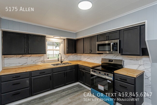Building Photo - 5175 Allen-