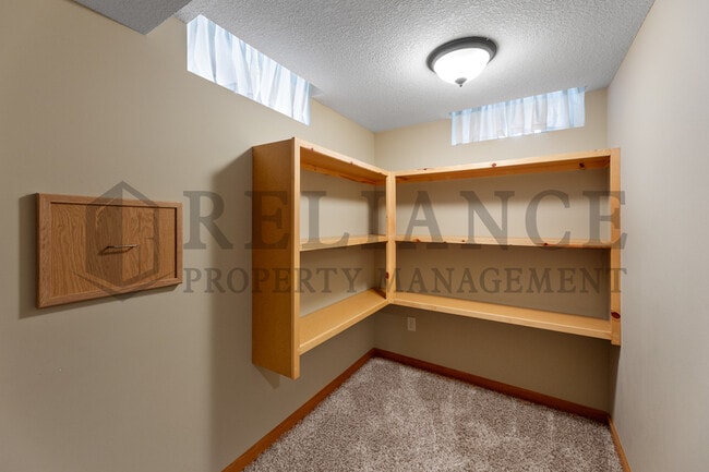 Building Photo - 1033 S Blackwill St