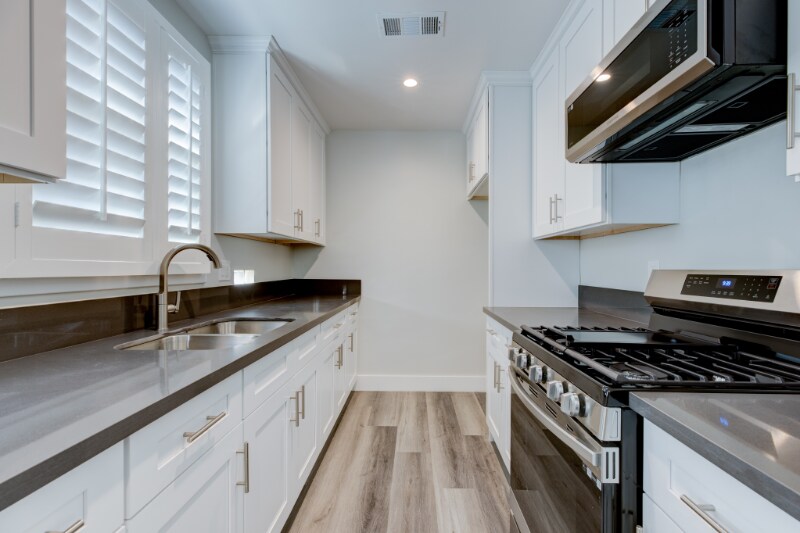 Building Photo - 3310 W 15th St