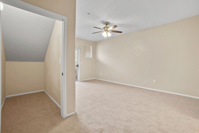 Building Photo - 2 Primary Bedrooms in a Gated Northwest Co...