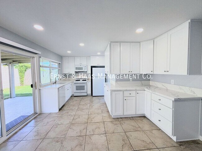 Building Photo - 11353 Agnes St