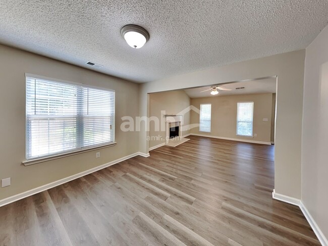 Building Photo - 4440 Grove Dr NW