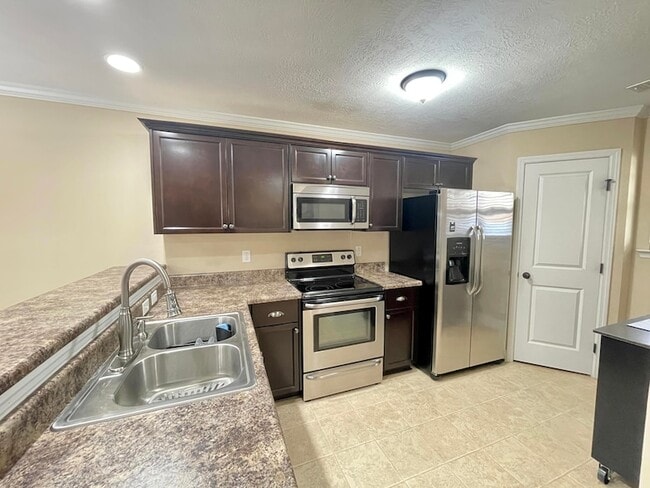 Building Photo - 528 Scenic Dr