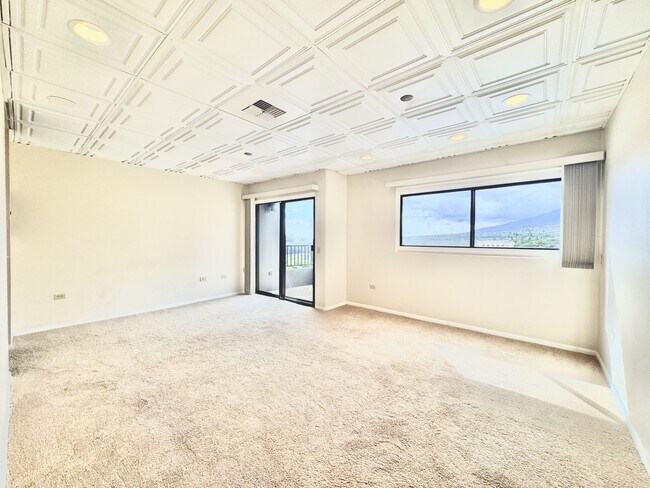 Building Photo - 1885 Main St