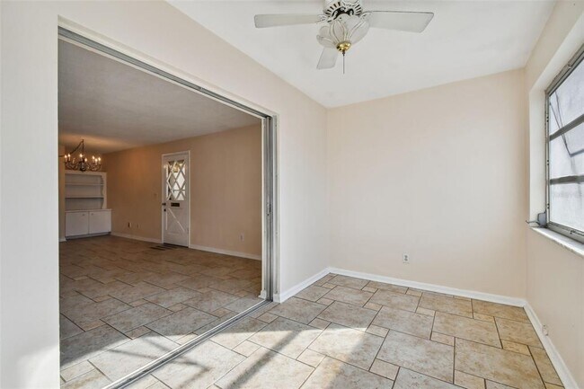 Building Photo - 610 Indian Rocks Rd N