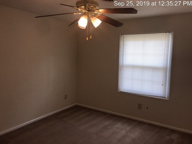 Building Photo - 7035 Darnell St