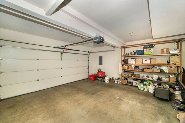 Building Photo - 6508 SW Taylors Ferry Rd