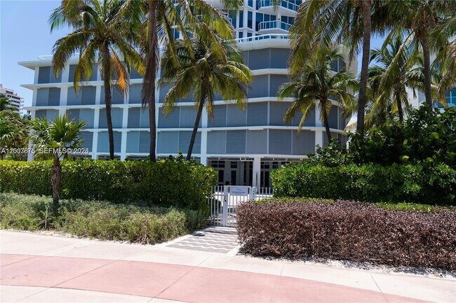 Building Photo - 6515 Collins Ave