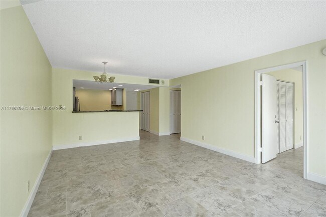 Building Photo - 1800 N Andrews Ave