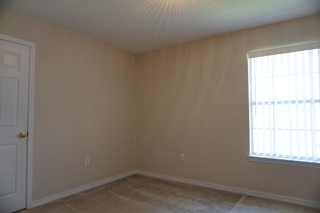 Building Photo - 5128 Whitehurst Ln