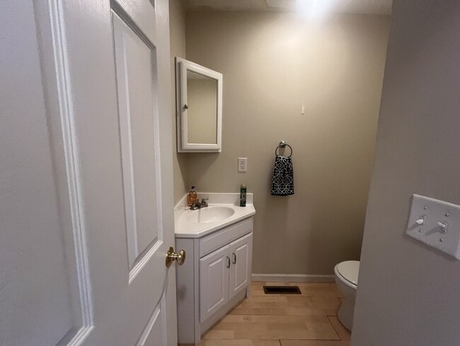 Building Photo - 1460 Bergamont St