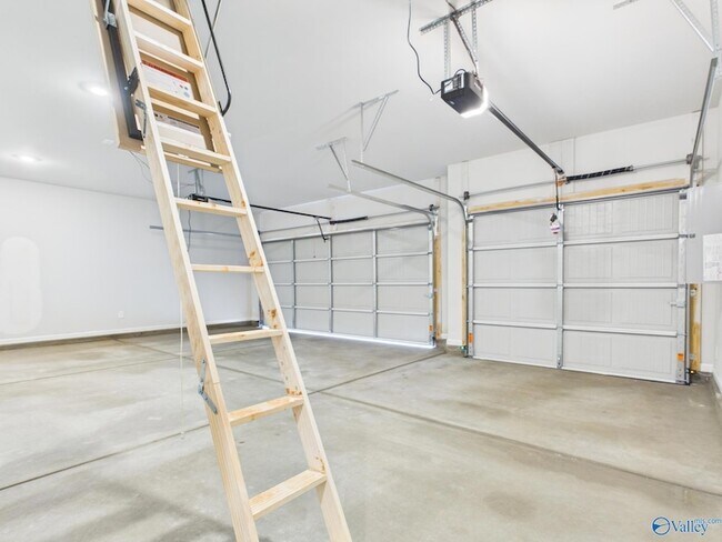 Building Photo - 18072 Longleaf Dr