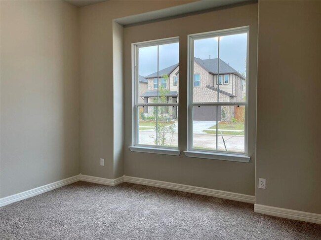 Building Photo - 24226 Maple Summit Ln