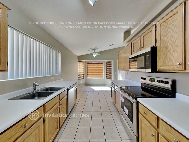 Building Photo - 2542 N 124th Dr