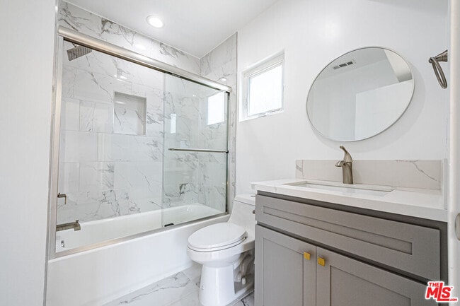 Building Photo - 2057 1/2 S Garth Ave