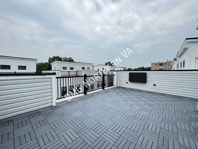 Building Photo - 1021 S Taylor Ct