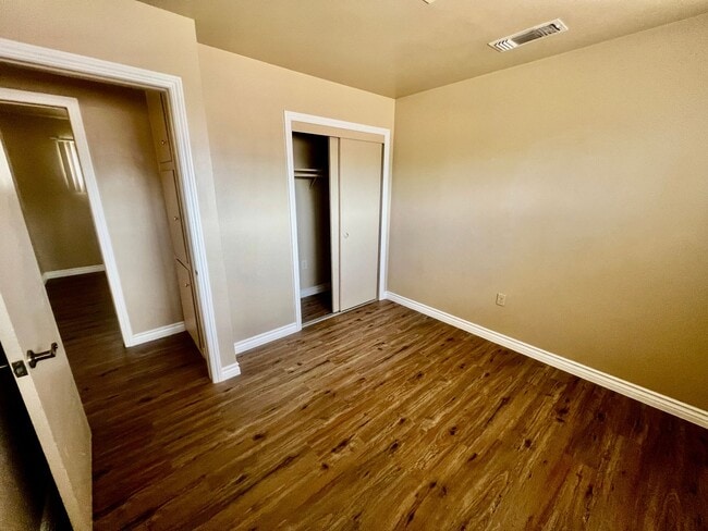 Building Photo - 6370-6370 Tamarisk Ave
