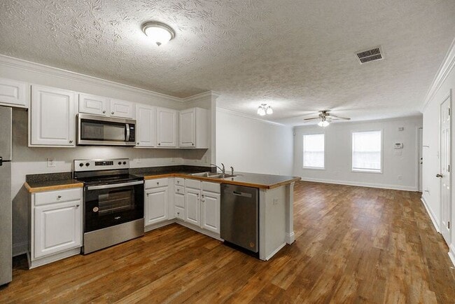 Building Photo - 105 Westchester Dr