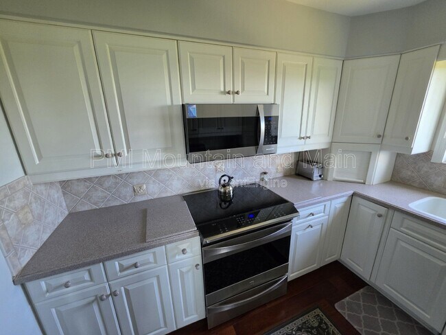 Building Photo - 1403 Fleetwood Plaza