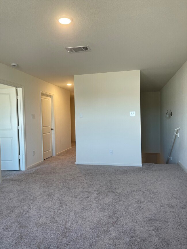 Building Photo - 14878 Calderon Dr