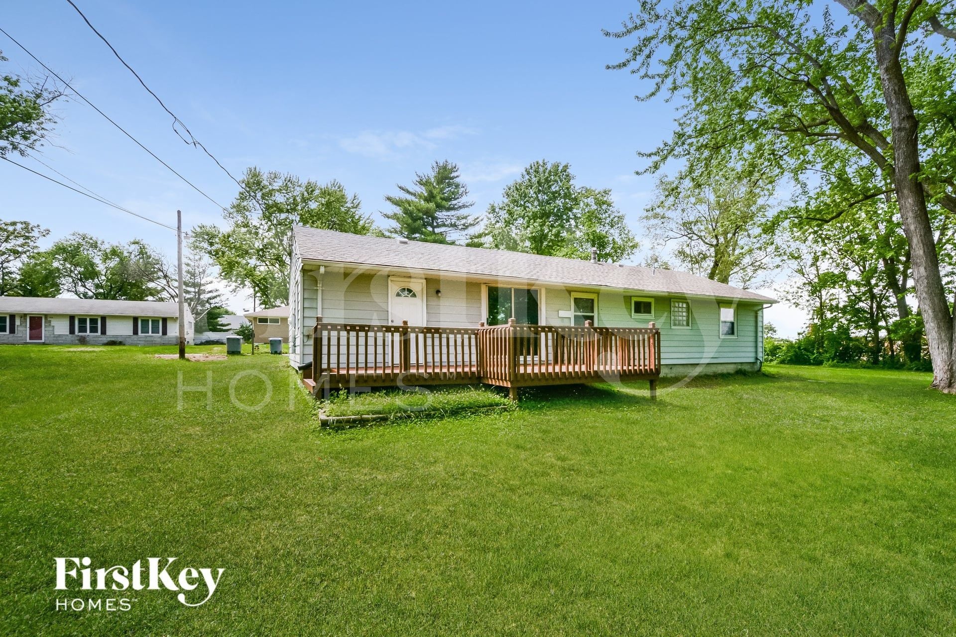 Building Photo - 704 Highland Dr